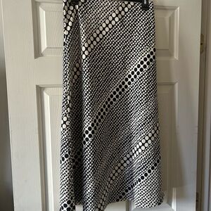 LOFT Black and White Patterned A-Line Skirt